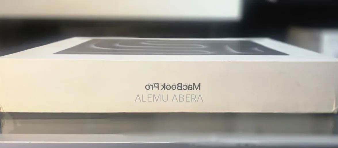 New Laptop Apple MacBook Pro 2026 M5 Max 36GB Apple M5 Max SSD 2T