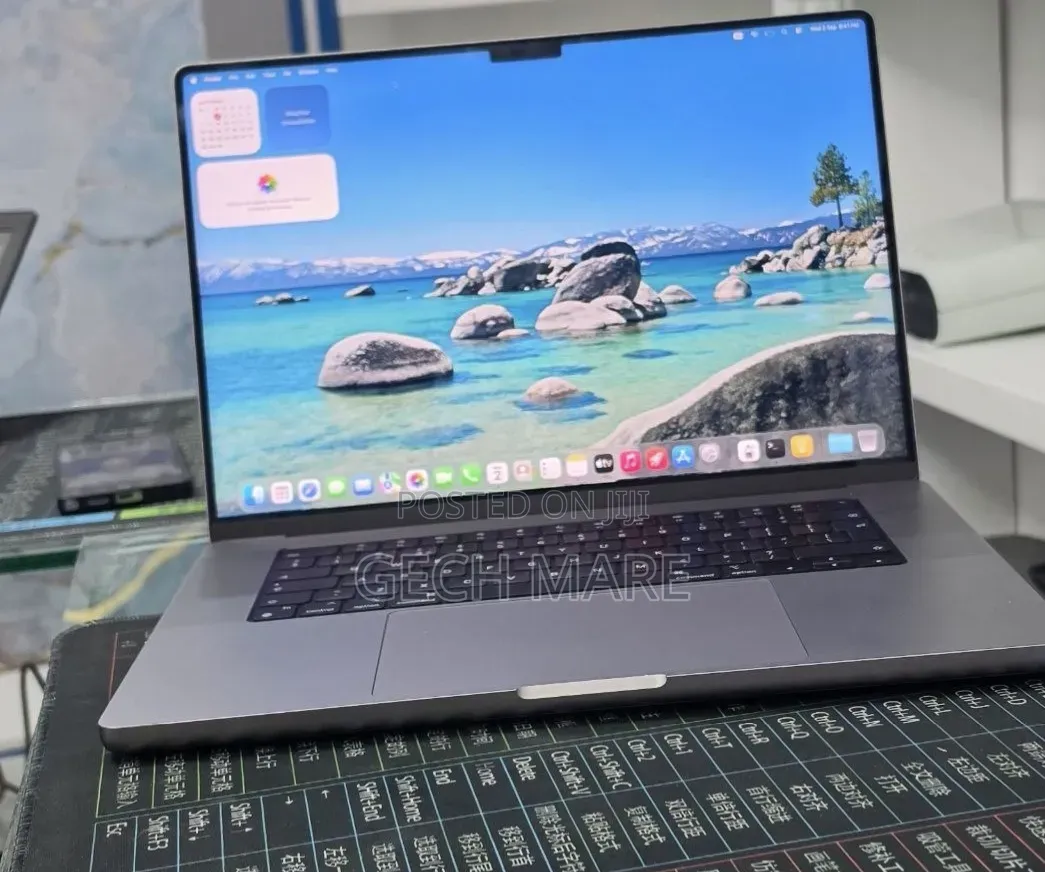 New Laptop Apple MacBook Pro 2021 M1 32GB Apple M1 Pro SSD 512GB