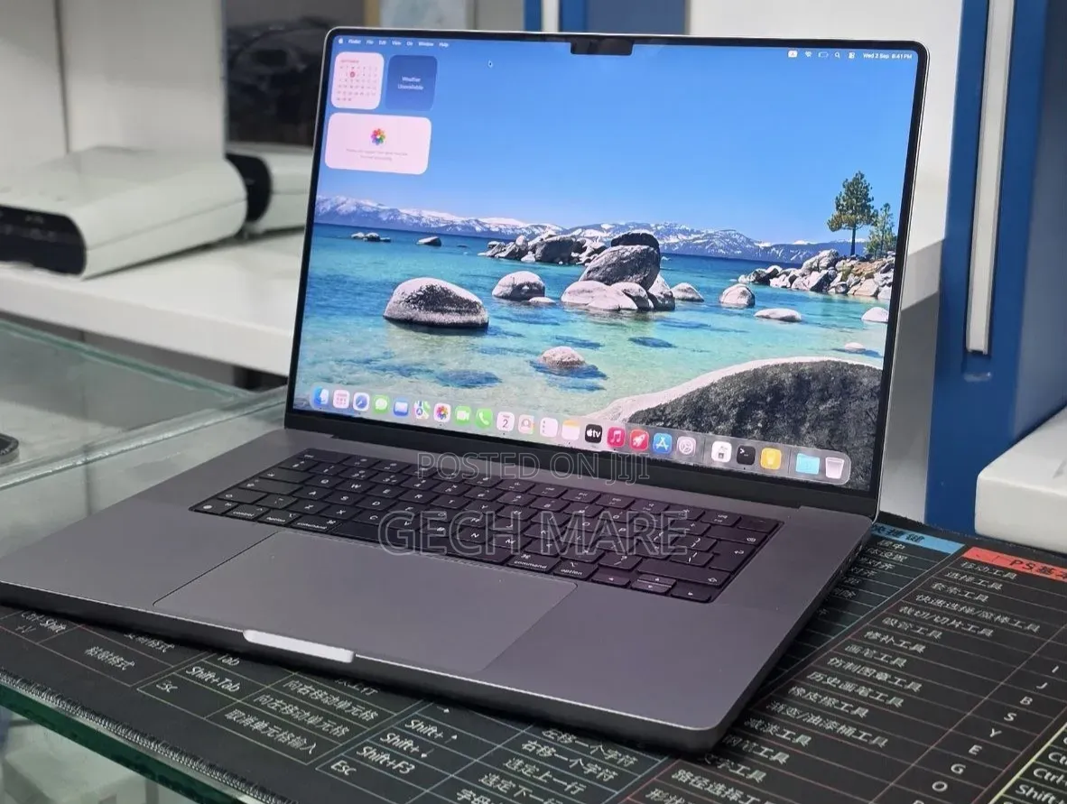 New Laptop Apple MacBook Pro 2021 M1 32GB Apple M1 Pro SSD 512GB