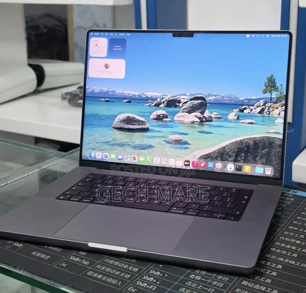 New Laptop Apple MacBook Pro 2021 M1 32GB Apple M1 Pro SSD 512GB