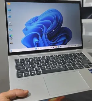 New Laptop HP EliteBook 840 10 16GB Intel Core i7 SSD 512GB
