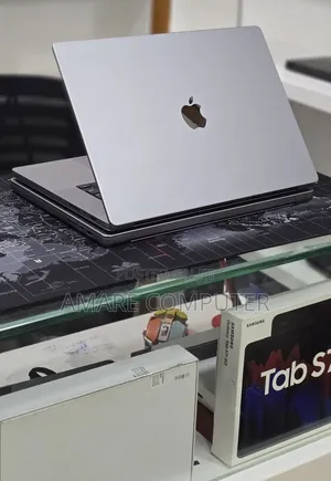 New Laptop Apple MacBook Pro 2021 M1 32GB Apple M1 Pro SSD 512GB