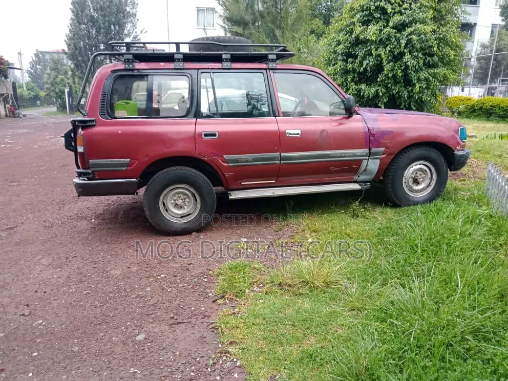 Toyota Land Cruiser 1990 Red