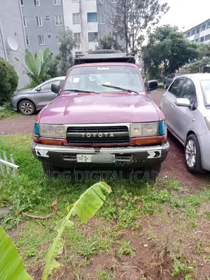 Toyota Land Cruiser 1990 Red