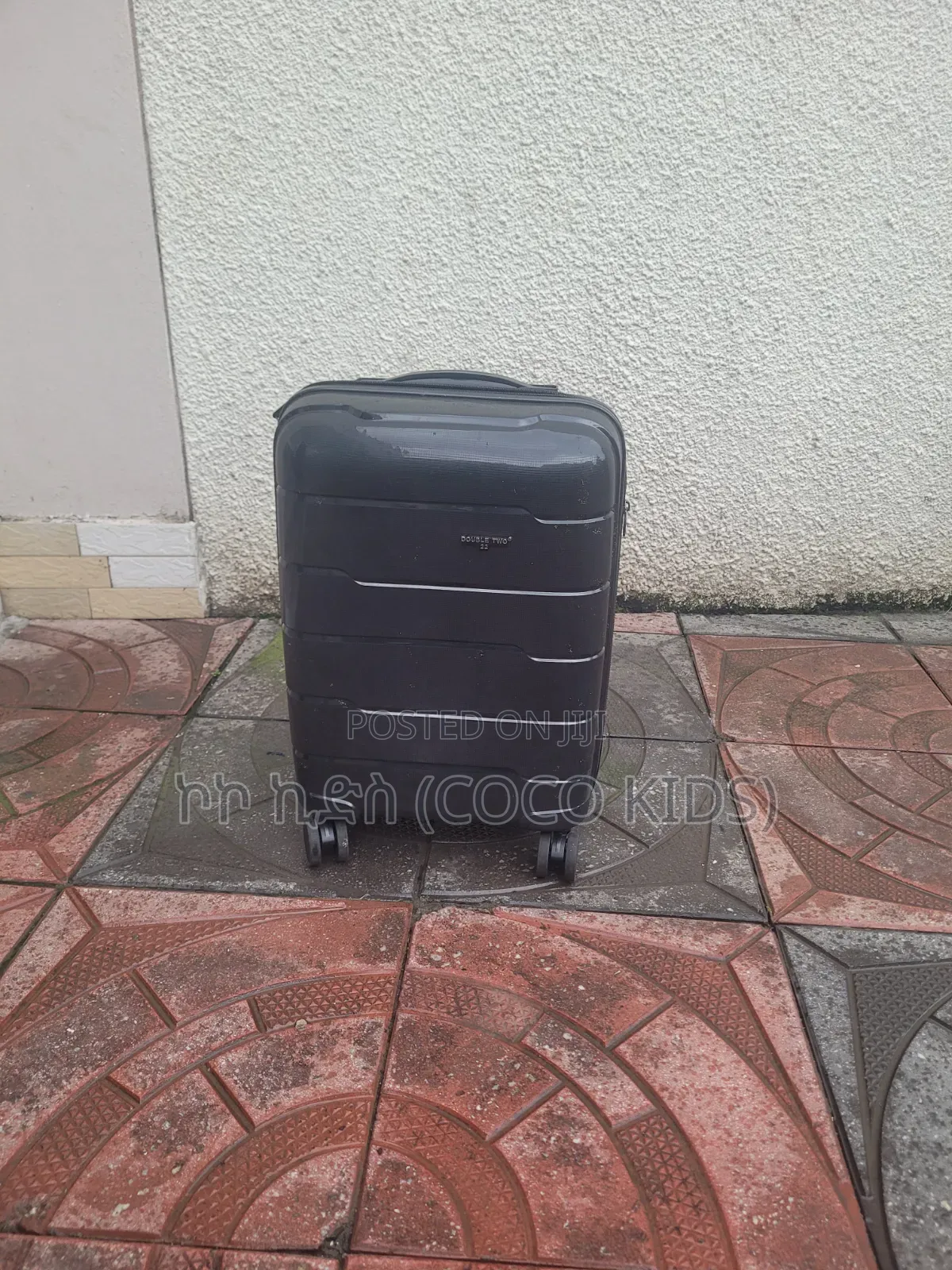 Sleek Horizontal-Groove Suitcase / Follow Me