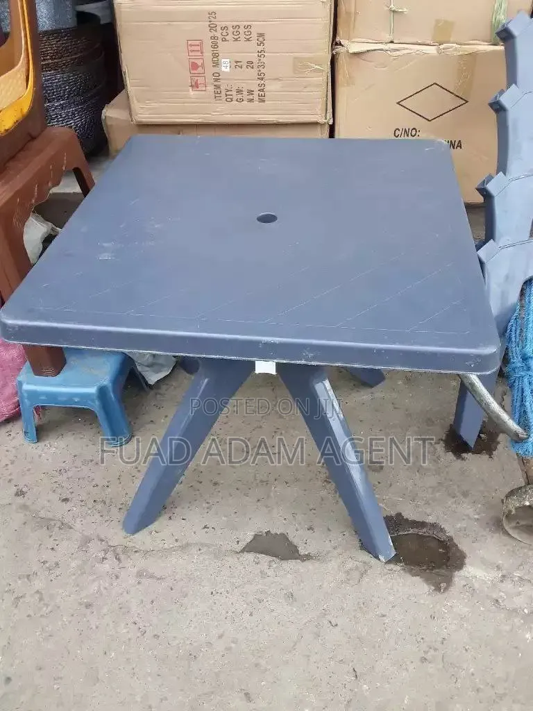 Plastic Tables 80*80cm ፕላስቲክ ጠረጴዛ 80በ80 ስፋት
