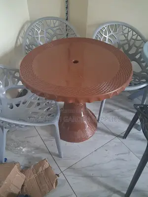 Plastic Tables 80*80cm ፕላስቲክ ጠረጴዛ 80በ80 ስፋት