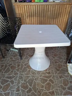 Plastic Tables 80*80cm ፕላስቲክ ጠረጴዛ 80በ80 ስፋት