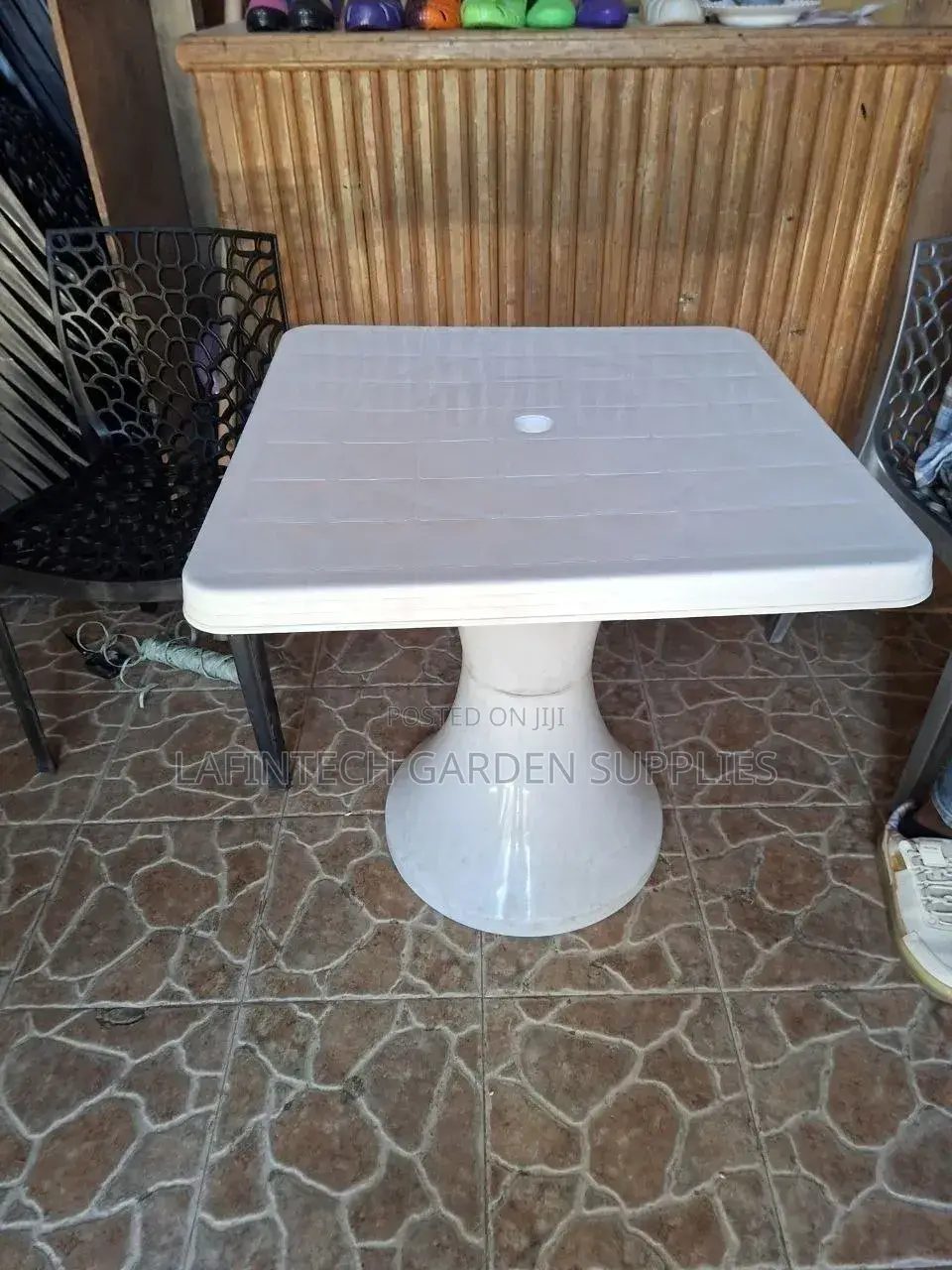 Plastic Tables 80*80cm ፕላስቲክ ጠረጴዛ 80በ80 ስፋት