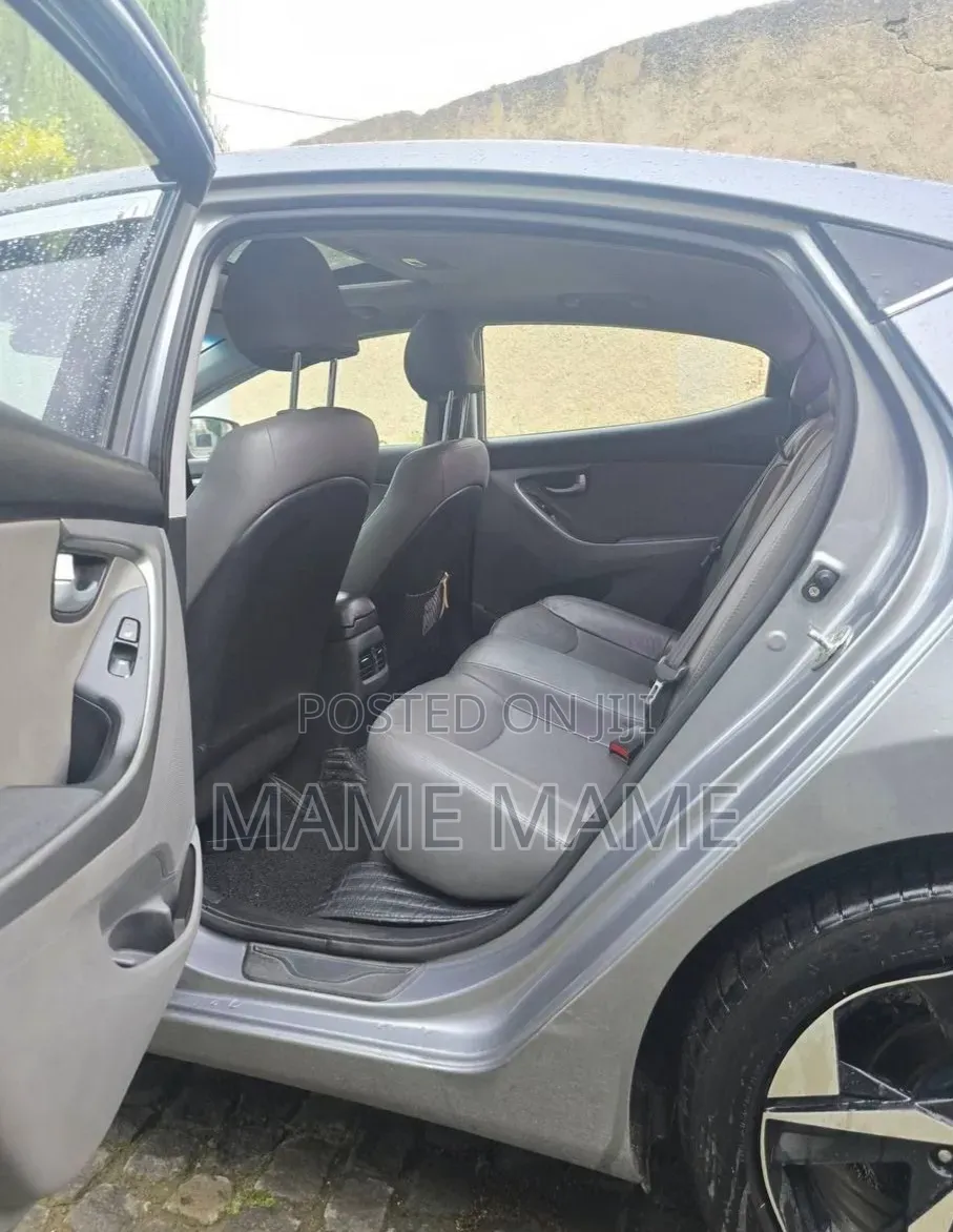 Hyundai Avante 2015 Silver