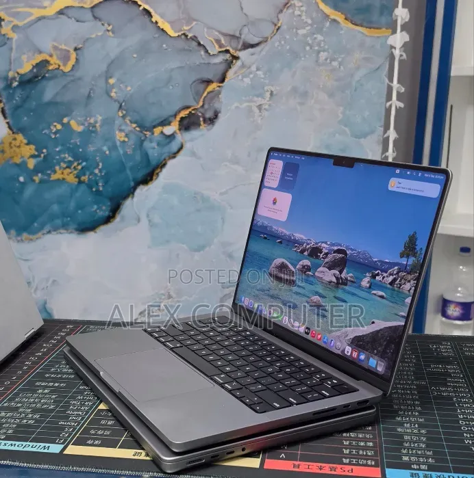 New Laptop Apple MacBook Pro 2023 M2 32GB Apple M1 Pro SSD 1T
