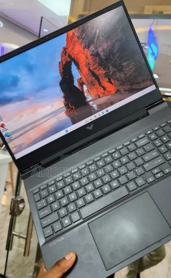 New Laptop HP Victus 16 16GB Intel Core i7 SSD 512GB