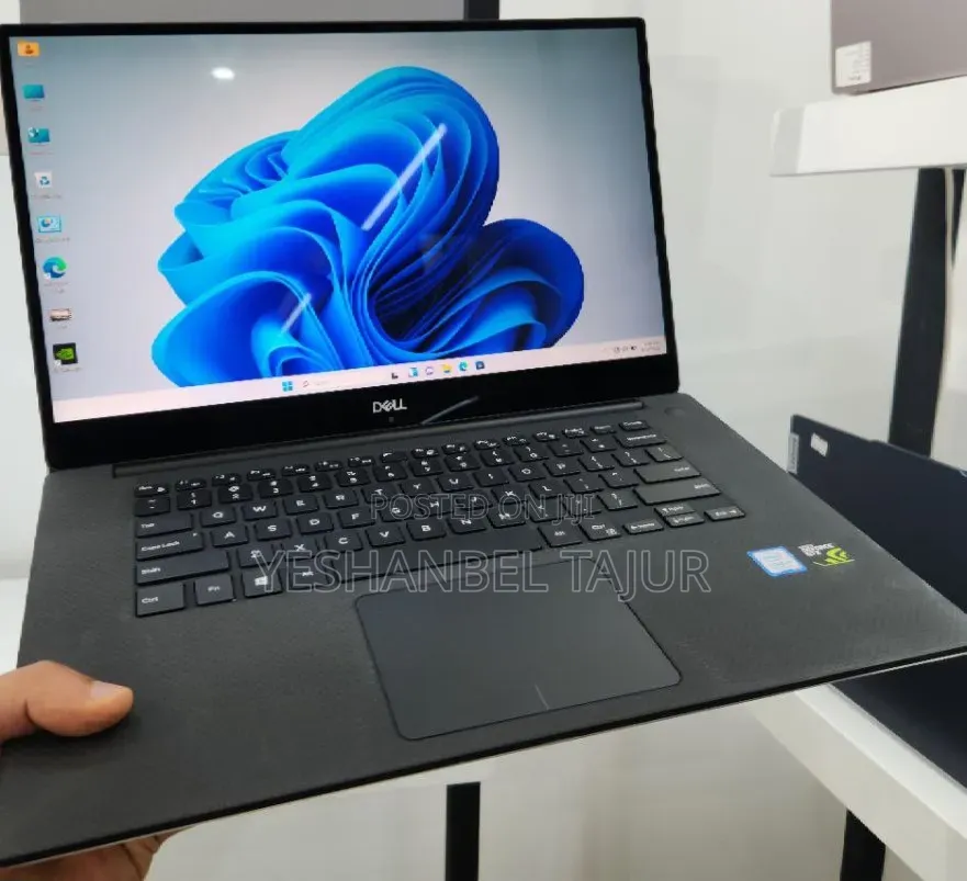 New Laptop Dell XPS 15 16GB Intel Core i7 SSD 512GB