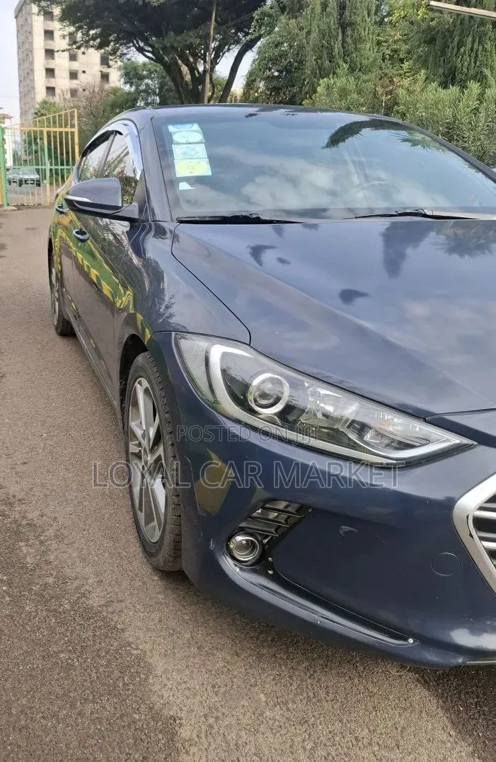 Hyundai Avante 2017 Gray