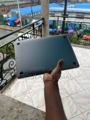 New Laptop Apple MacBook Air 2020 M1 8GB Apple M1 SSD 256GB