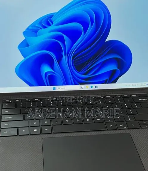 New Laptop Dell XPS 15 16GB Intel Core i7 SSD 512GB