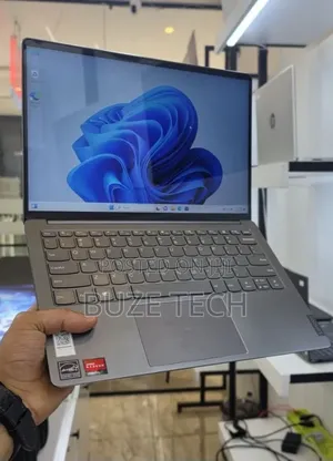 New Laptop Lenovo 16GB AMD Ryzen 7 SSD 512GB