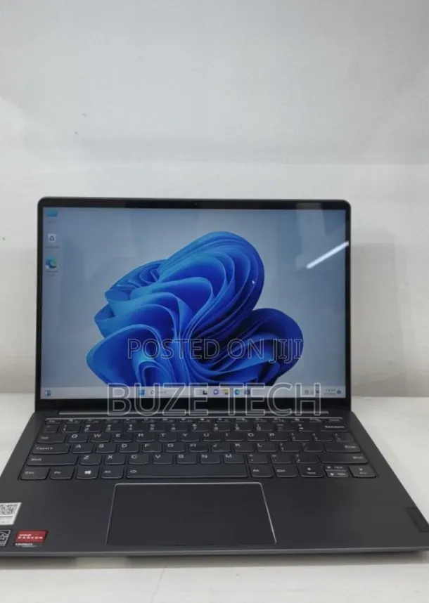 New Laptop Lenovo 16GB AMD Ryzen 7 SSD 512GB