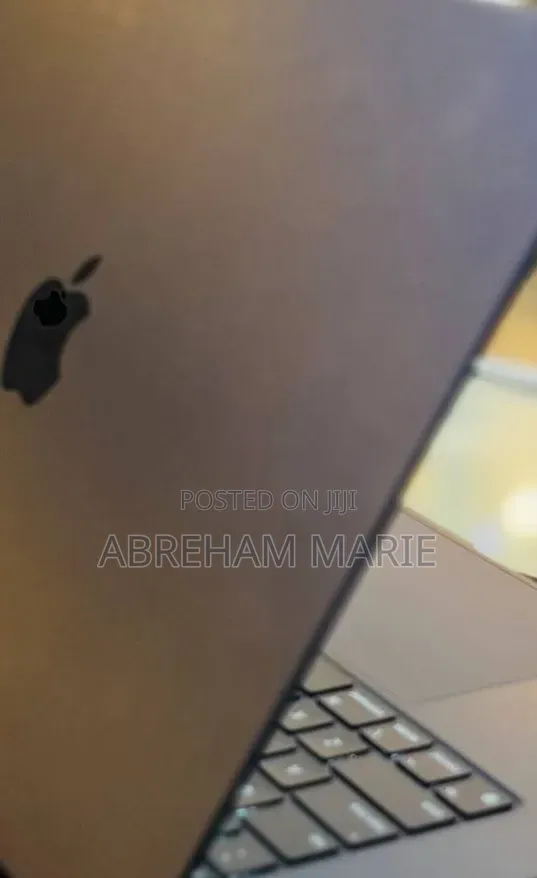 New Laptop Apple MacBook Air 2024 M3 16GB Intel Core M3 SSD 512GB
