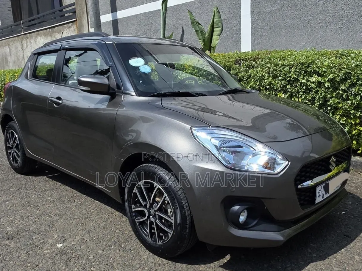 Suzuki Swift 2021 Gray