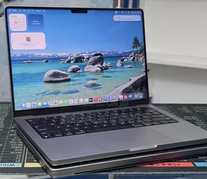 New Laptop Apple MacBook Pro 2020 M1 32GB Apple M1 Pro SSD 1T