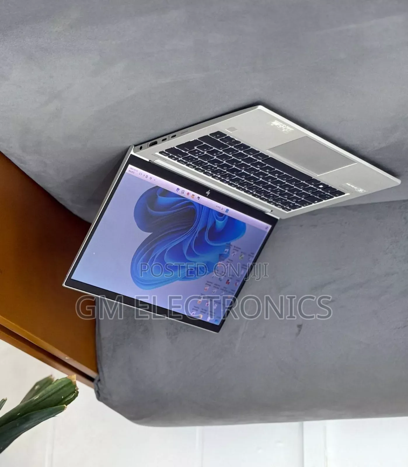 New Laptop HP EliteBook 830 G8 8GB Intel Core i5 SSD 512GB