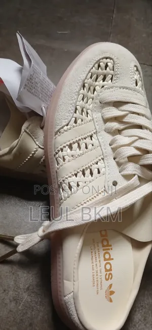 Women Adidas Samba Shoes