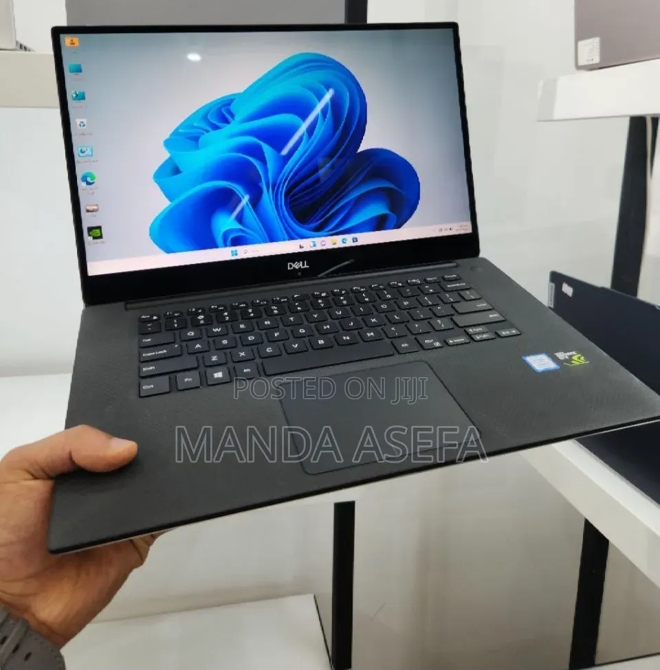 New Laptop Dell XPS 15 16GB Intel Core i7 SSD 512GB