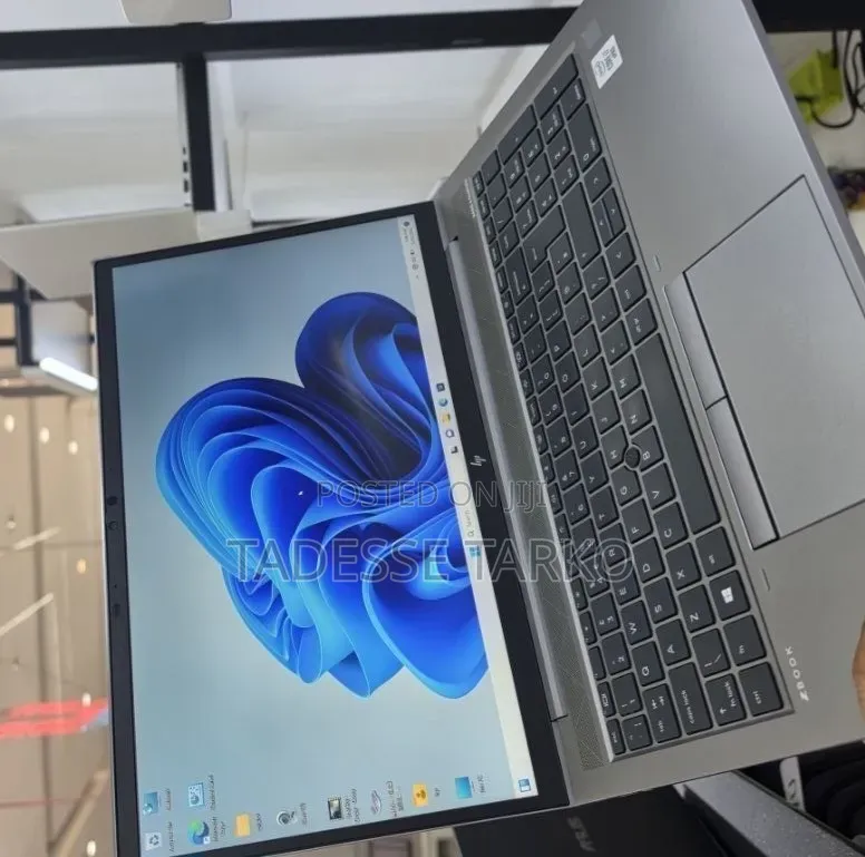New Laptop HP 16GB Intel Core i7 SSD 512GB