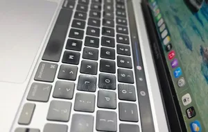 New Laptop Apple MacBook 16GB SSD 1T