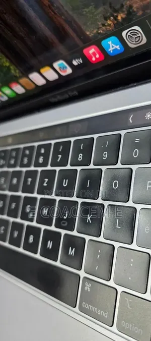 New Laptop Apple MacBook 8GB Intel Core i5 SSD 128GB