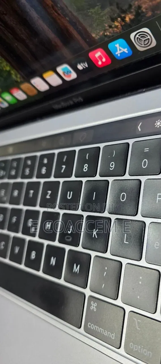 New Laptop Apple MacBook 8GB Intel Core i5 SSD 128GB