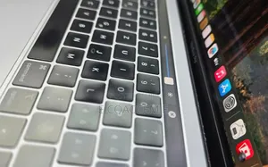 New Laptop Apple MacBook 8GB Intel Core i5 SSD 128GB