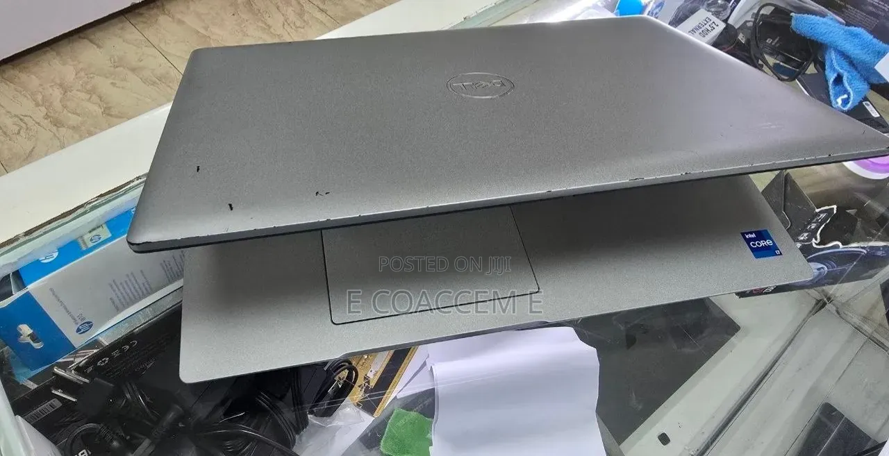 New Laptop Dell 8GB Intel Core i7 SSD 512GB