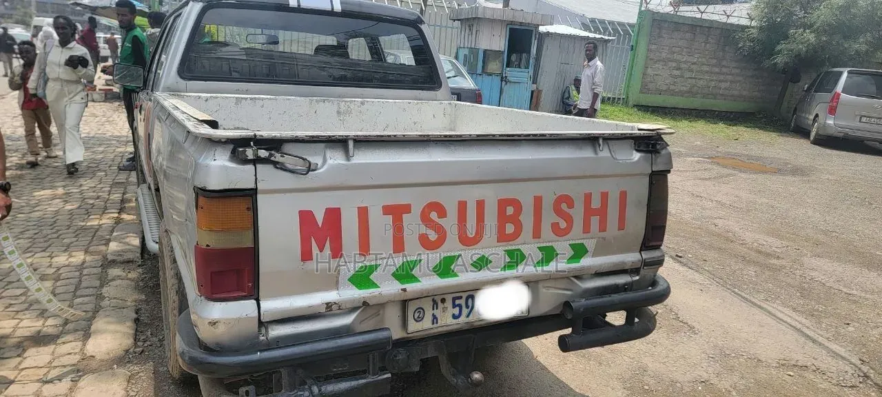 Mitsubishi L200 1992 Silver