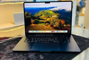 New Laptop Apple MacBook 8GB Apple M3 SSD 256GB