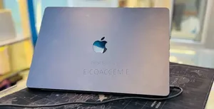 New Laptop Apple MacBook 8GB Apple M3 SSD 256GB