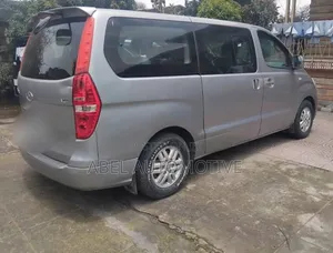 Hyundai H200 2016 Silver