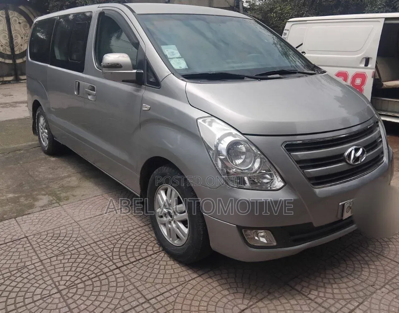 Hyundai H200 2016 Silver