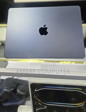 New Laptop Apple MacBook Air 2024 M3 8GB Apple M3 SSD 256GB