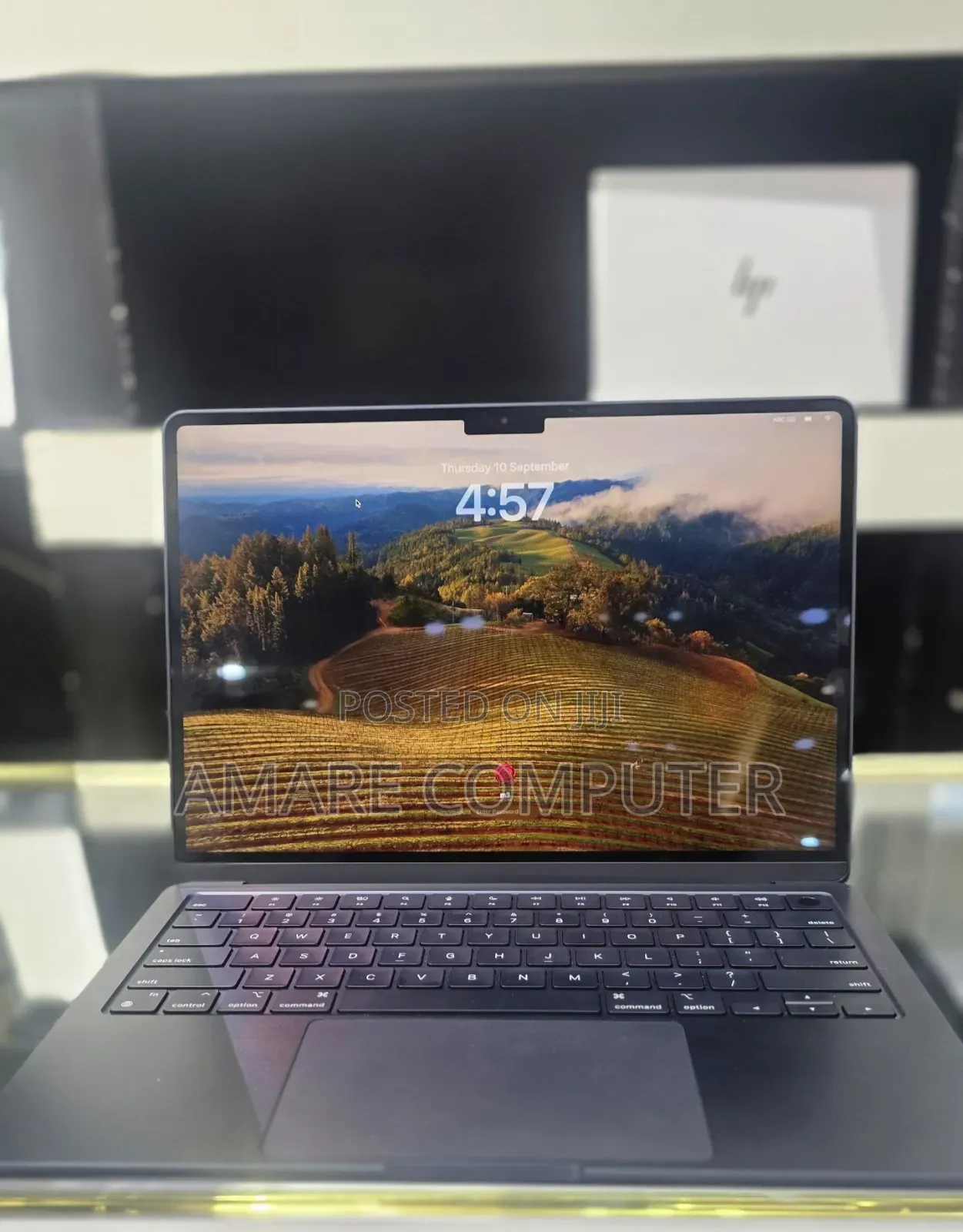 New Laptop Apple MacBook Air 2024 M3 8GB Apple M3 SSD 256GB