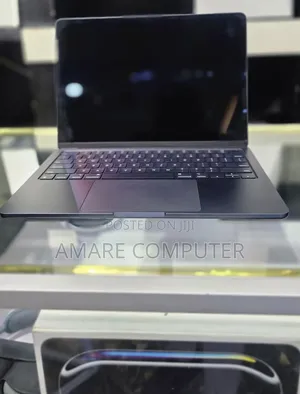 New Laptop Apple MacBook Air 2024 M3 8GB Apple M3 SSD 256GB