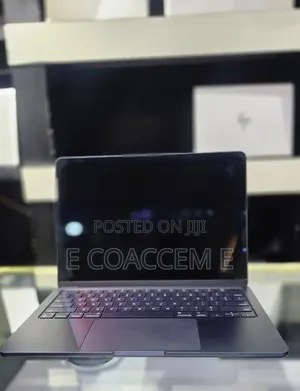 New Laptop Apple MacBook 8GB Apple M3 SSD 256GB