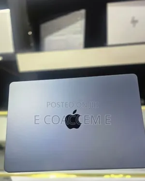 New Laptop Apple MacBook 8GB Apple M3 SSD 256GB