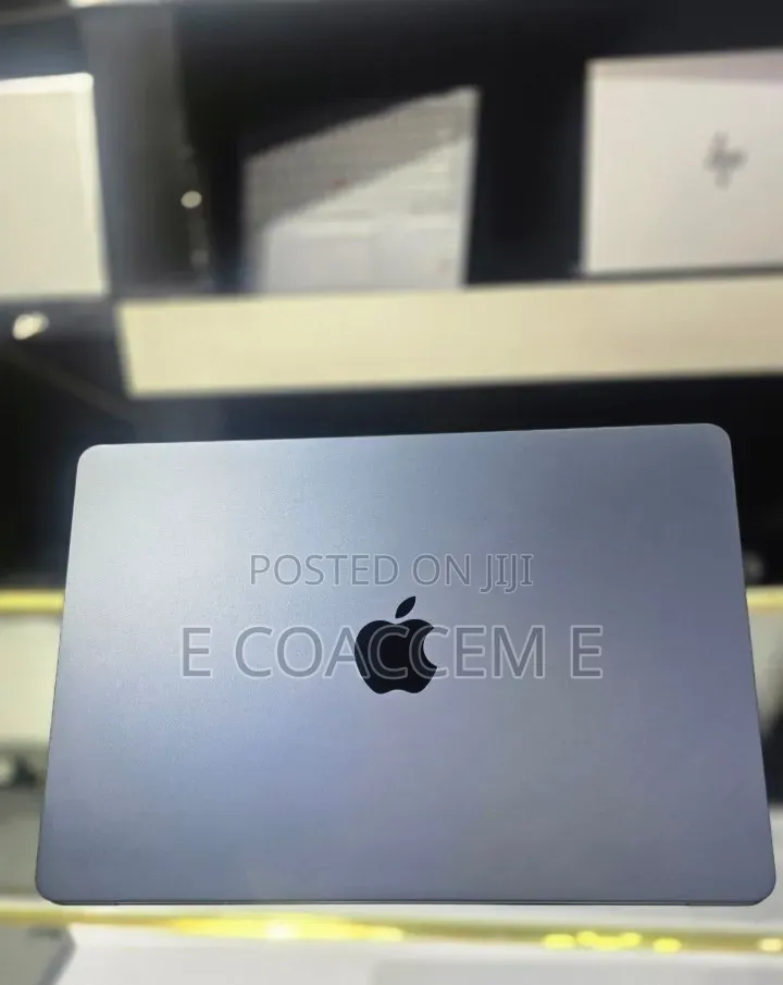 New Laptop Apple MacBook 8GB Apple M3 SSD 256GB