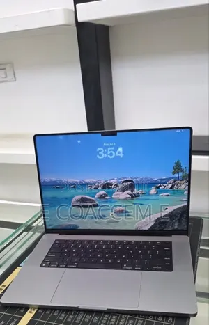 New Laptop Apple MacBook 32GB SSD 1T