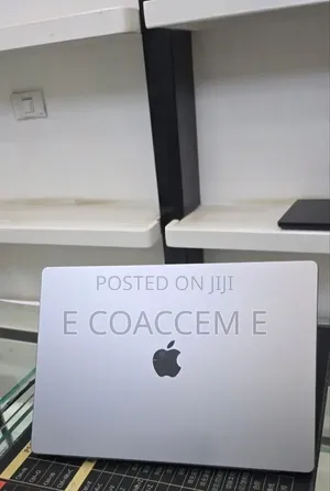 New Laptop Apple MacBook 32GB SSD 1T