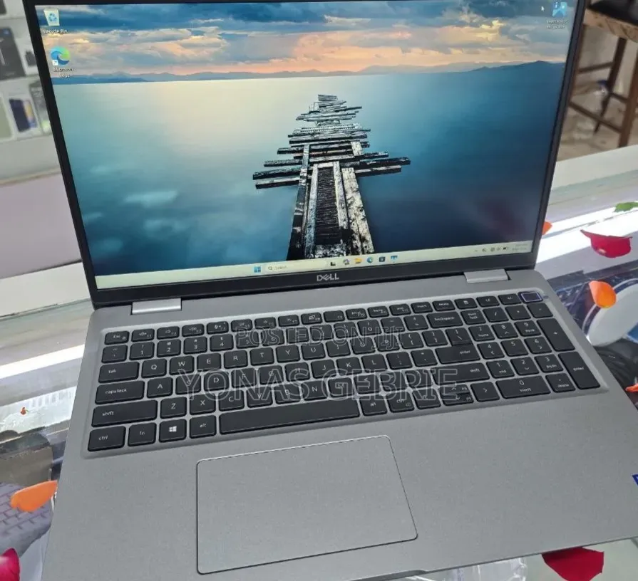 New Laptop Dell 16GB Intel Core i7 SSD 512GB