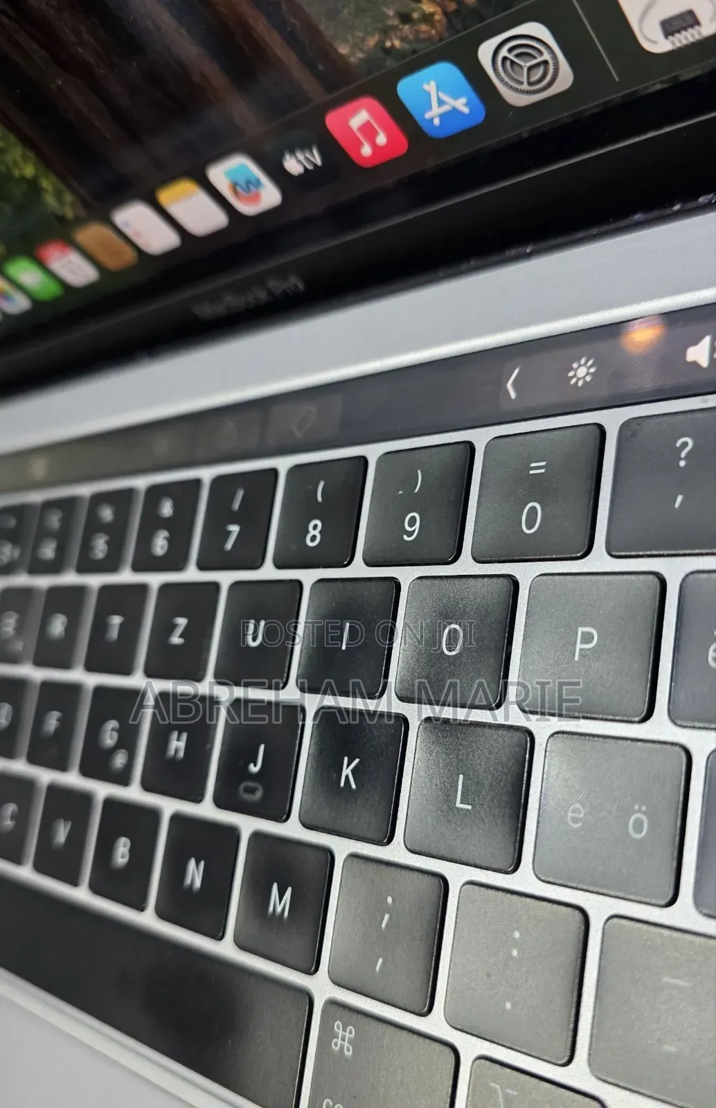 New Laptop Apple MacBook Pro 2019 8GB Intel Core i5 SSD 128GB