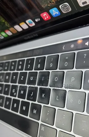 New Laptop Apple MacBook Pro 2019 8GB Intel Core i5 SSD 128GB